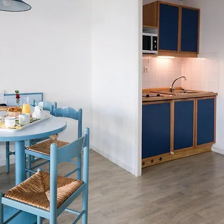 Studio In Apartment *